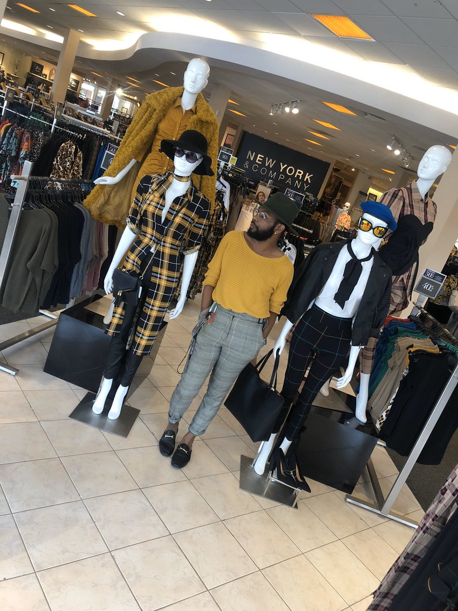 daCostumer's tweet image. Just working... #newyorkandcompany #fashion