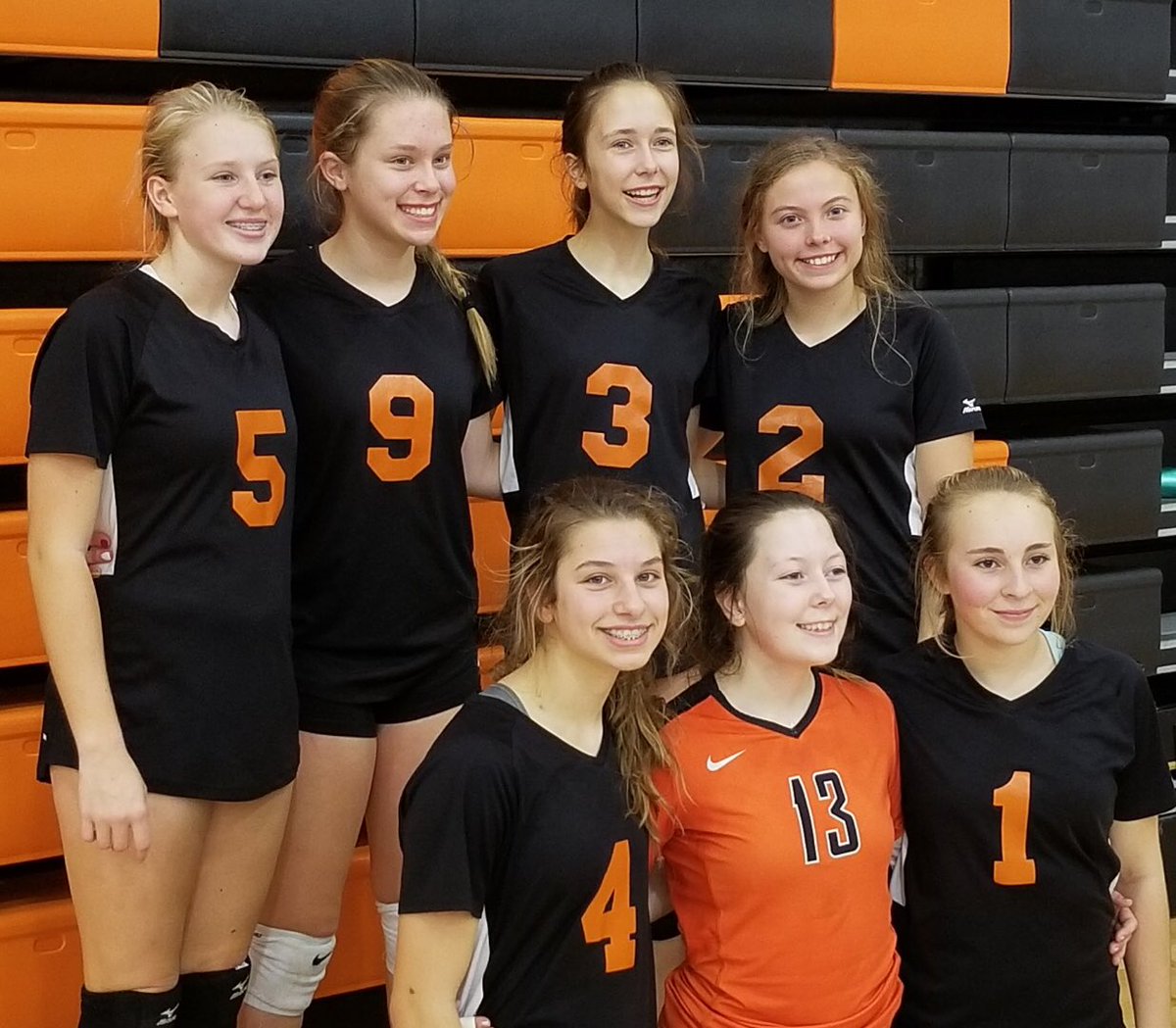 vballspartans's tweet photo. Congrats to Freshman Black with the win today at our home tournament.  Solon Orange had a good day as well coming in 4th.  Shoutout to our workers from the Soph/JV/Varsity teams for making the day run smoothly, we appreciate all of you!!! https://t.co/Jkl8IWoE9j