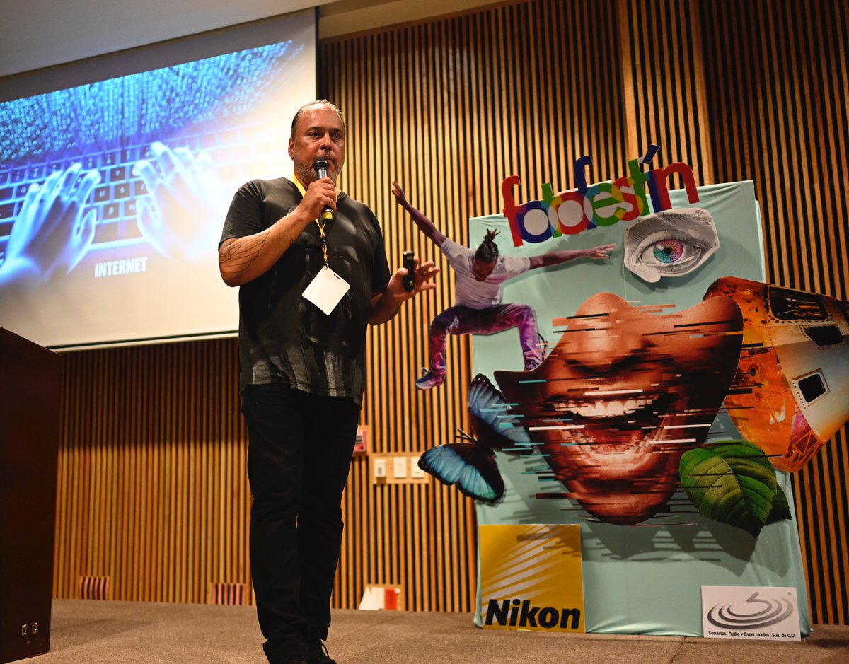 NikonMX's tweet photo. “La actitud del fotógrafo siempre se refleja en la foto. Hay que ser positivo para hacer un buen trabajo.” @BenOlivares #ff19mx https://t.co/4LlFYl3nTh