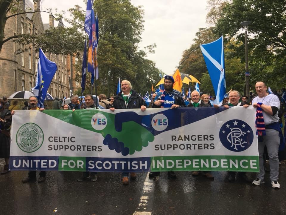 BrokenR96018708's tweet photo. Nigdy bym nie przypuszczała, że będę szła w tym samym marszu z kibolami #underonebanner #independencemarch 🏴 https://t.co/5Elkmd6dt4