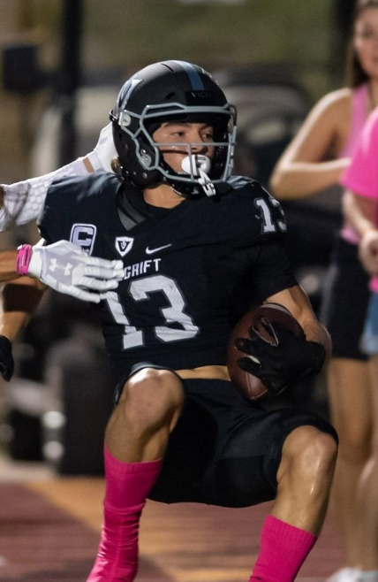 AWilliamsUSA's tweet photo. My top prospects/performers from the @VHSFootball vs @RRDragonFB game.
'21 RB #IsraelMorgan 24/189 yds 2 TDs
'20 WR @collinsullivan9 1 TD rec
'20 QB @Dru_Dawson4 18-21 350 all-pur yds 2 TDs
'20 WR @Jordansmartboi 95 yds rec
'20 WR @TreyMongauzy 8 rec 118 yds
@xosdigital #TeamTCR https://t.co/qhCPgl0Rzb
