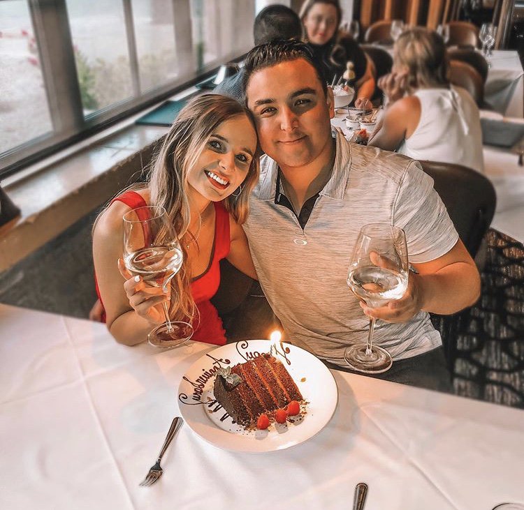 MastrosOfficial's tweet photo. So many delicious desserts, but the ones we remember most are the ones shared with loved ones. 🍰 📸:taythrelkeld
#dessertgoals #chocolatelayercake #dessert #dessertcravings https://t.co/ypOglFsZzK