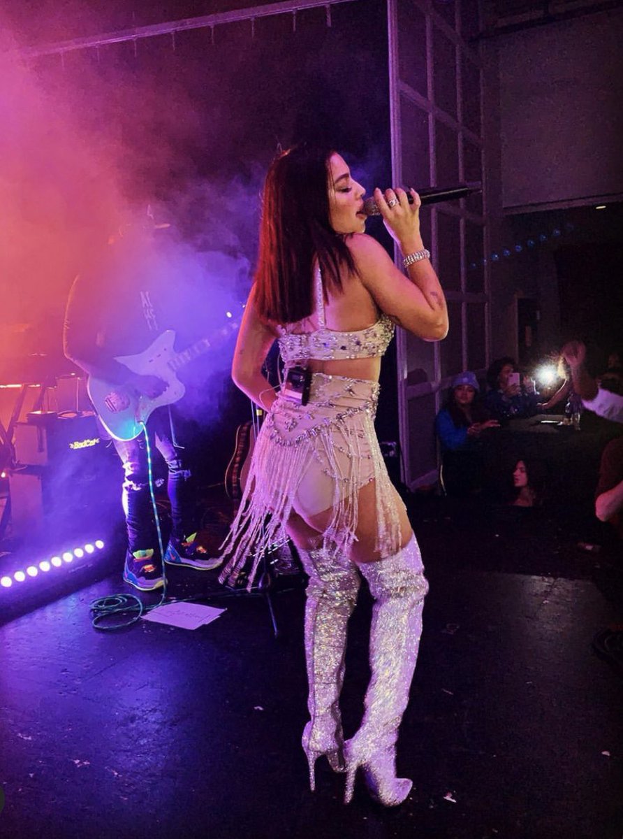 jake_woo_ah's tweet photo. Stunning. @KianaLede x @PromontoryChi x #MyselfTour https://t.co/7Dcent0tcW