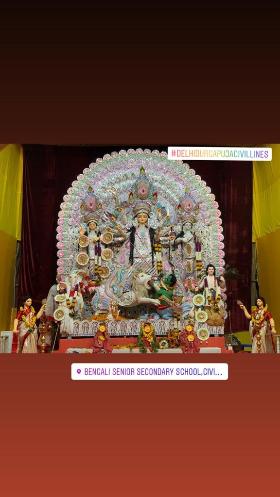 LaeqaA's tweet photo. #PicturesofPandalHopping #DurgaPuja #DurgaPujaDelhi #DurgaPujaPandalTheme #Delhi https://t.co/gTKQJSkIOd