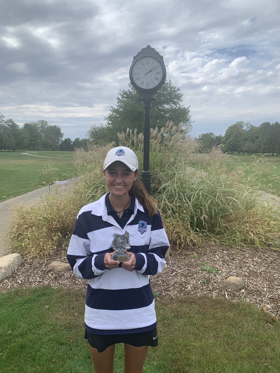 Knights post their season low round of 315 today at the Blue Course at the University of Illinois. Good for 2nd place overall in the tournament. Kelly Kav paces the squad with an even par 72 good for 3rd medalist honors.