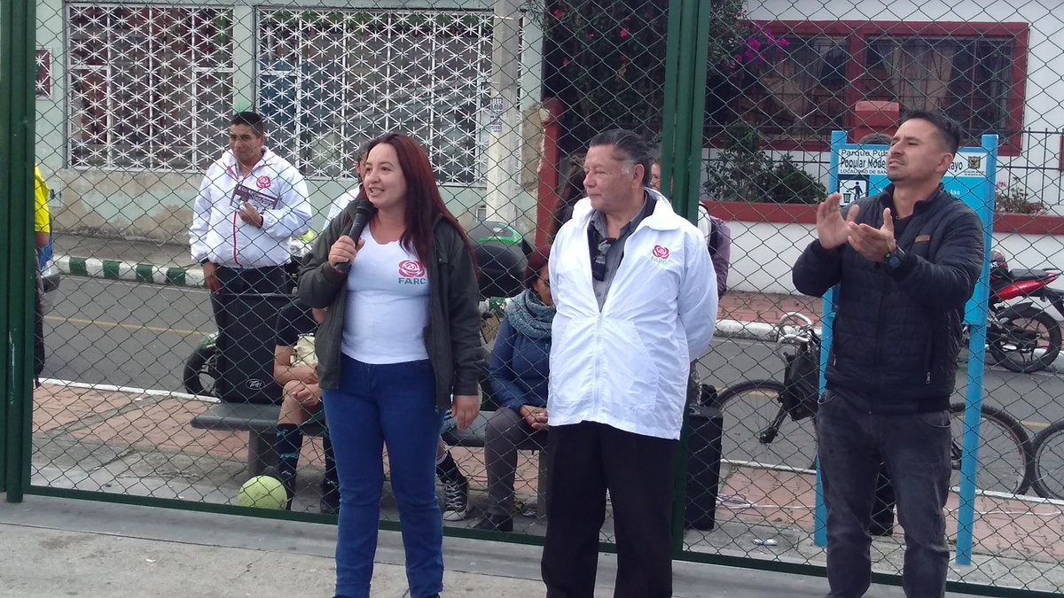 MarchaEnBogota's tweet photo. Estoy en la localidad de San Cristóbal junto a Noel Arenas #87🌹 candidato a la JAL, vamos construyendo una nueva ciudad.

#SofíaConcejalDeLaPaz 🌹#2 https://t.co/YSbeRFsaHF