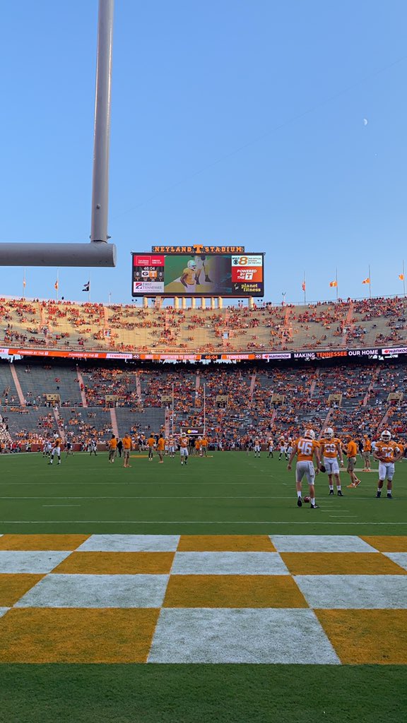 Under an hour until kickoff between No. 3 Georgia and Tennessee. Follow along for updates. <a href="/redandblack/">The Red & Black</a> <a href="/redblacksports/">The Red & Black Sports</a>  #UGAvsTENN