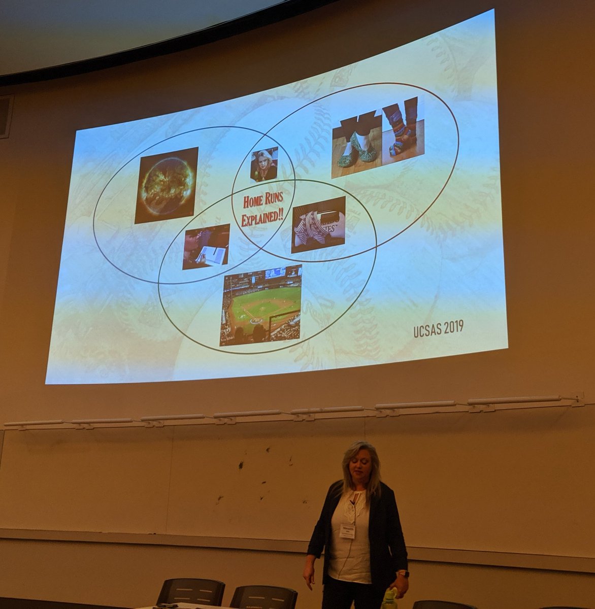 bmacGTPM's tweet photo. .@Bbl_Astrophyscs giving a super interesting talk about the intersection of her fav pastimes, baseball, astrophysics, and knitting, and why HRs are up #ucsas https://t.co/5wB136qZQF
