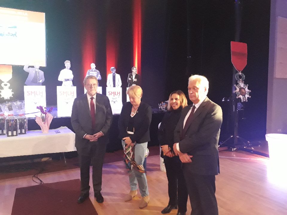Prefet77's tweet photo. Gala départemental de la légion d'honneur à #Lognes avec la sous-préfète de provins Laura  Reynaud #SPProvins @smlh77 https://t.co/98Pfdlho0J