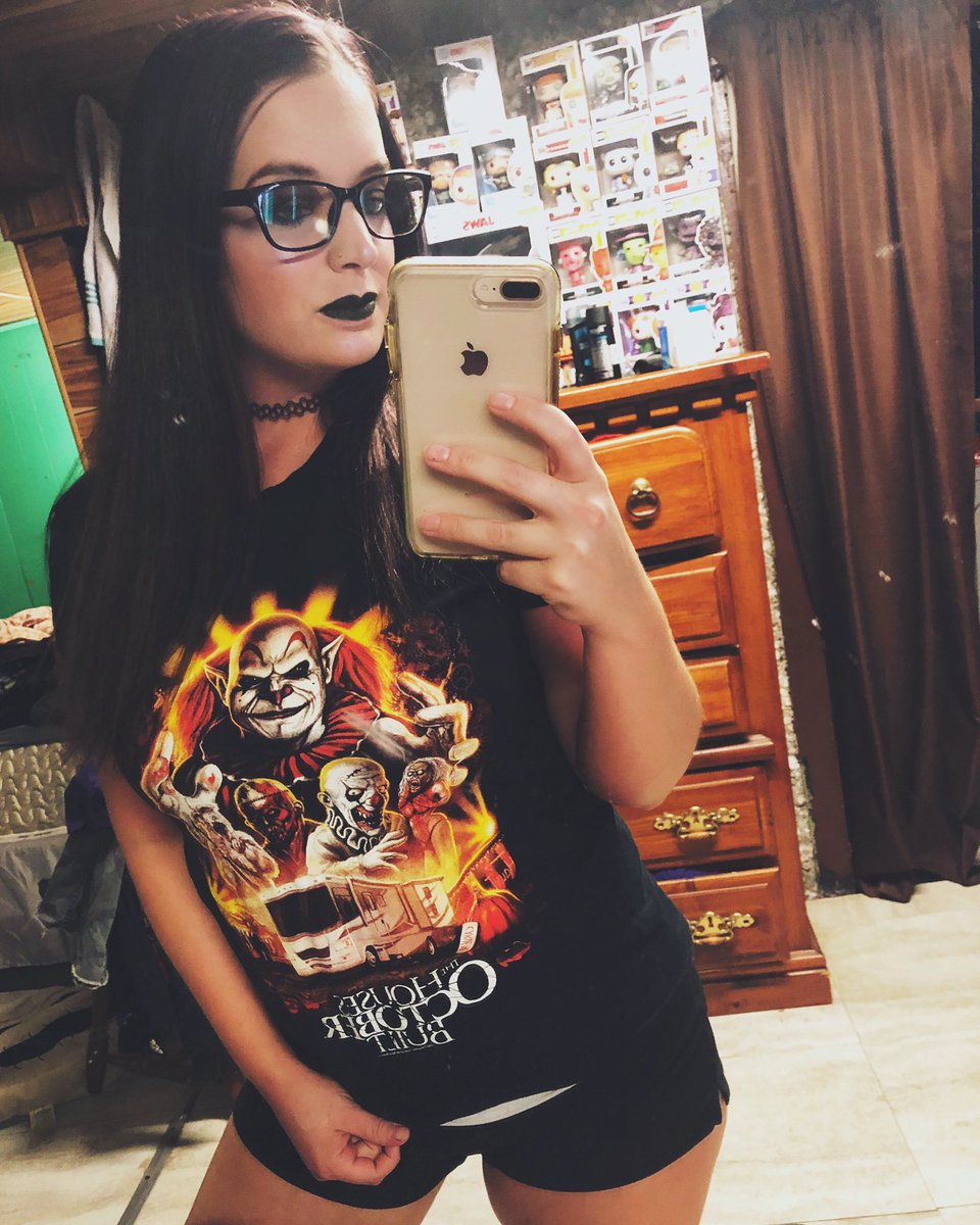 kayhorror_'s tweet image. 🕸⚰️ 𝕮𝖆𝖗𝖛𝖊 𝕸𝖊🎃🔪
#thehousesoctoberbuilt #terrorthreads 
@ZackAndrews13 @BobbyRoe1