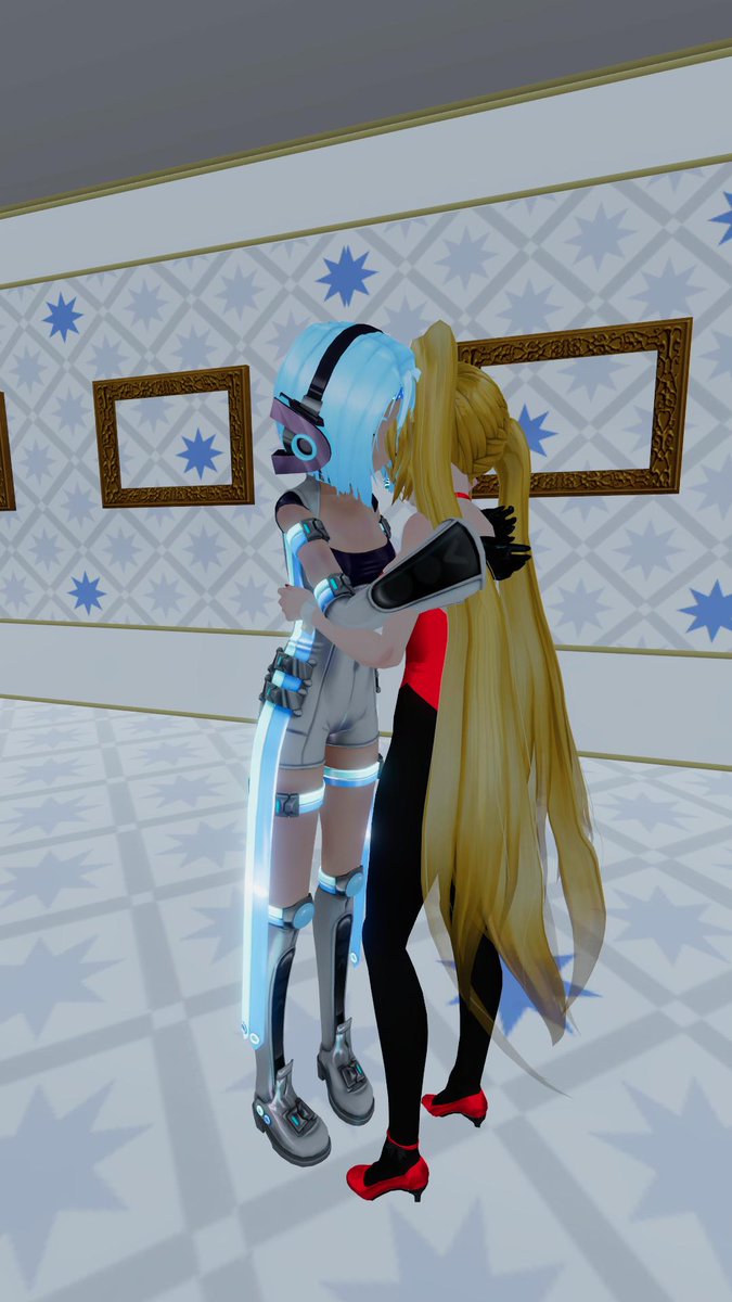 shinobu_san_mmm's tweet photo. 朝のVRC　Backwardsさんやさいべりあさん達とダンス。はぐ尊い。クロワッさんをつまみながらApexの動画を嗜む。　#VRchat https://t.co/GW2PGb44dn