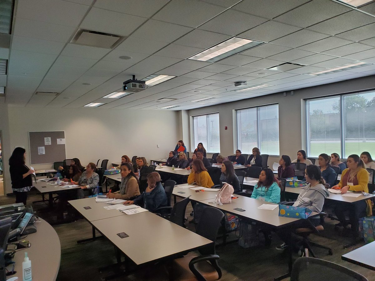 ottolinokaht's tweet photo. What a wonderful opportunity to learn together and share our stories at the 2019 Educators Conference, YWCA Metropolitan Chicago at NIU https://t.co/IhZncjrxRX