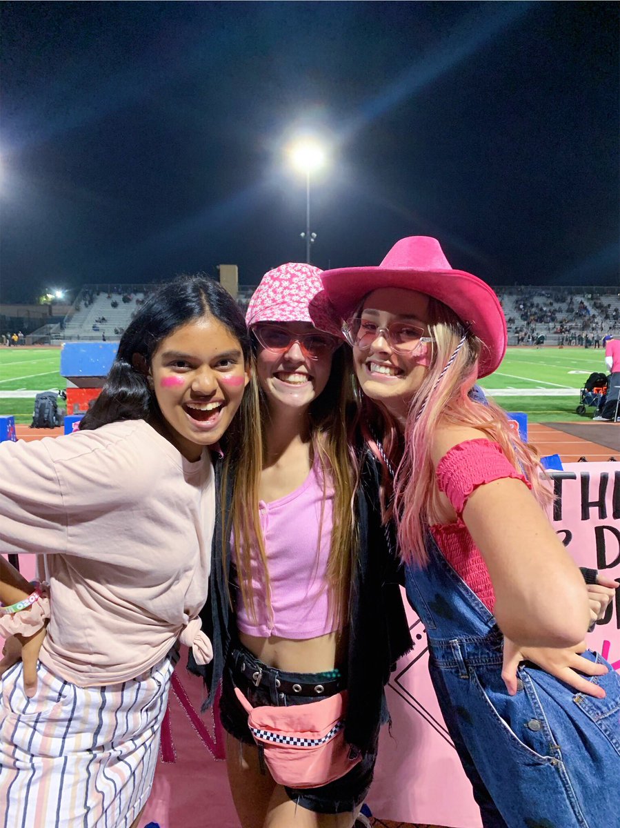 WendyDunbarr's tweet photo. pink game !! π₯³π€ πππ #losallocos #ocvfans https://t.co/Sy7r6fRIkE