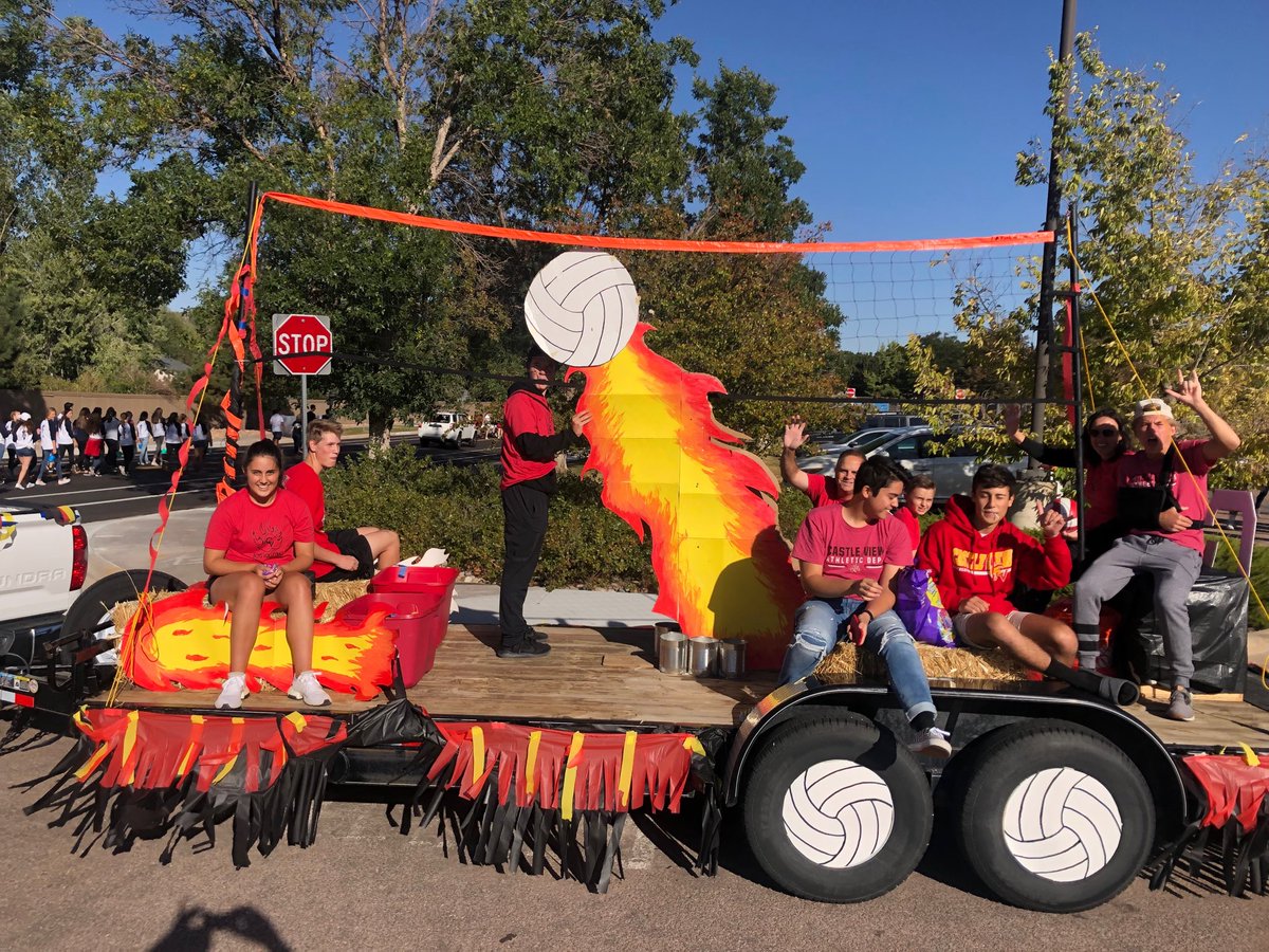 cvhsEvents's tweet photo. Great kickoff to Homecoming today at the Sabercat Stomp Parade.  Carnival, BBQ, and Silent Auction are going strong until 7pm. https://t.co/eooMGnTe4o