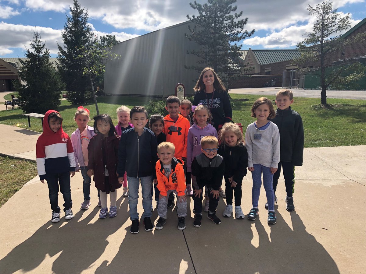 DRELeysKinders's tweet photo. Great job boys and girls in the walk-a-thon! https://t.co/Ptxjj3jp7v