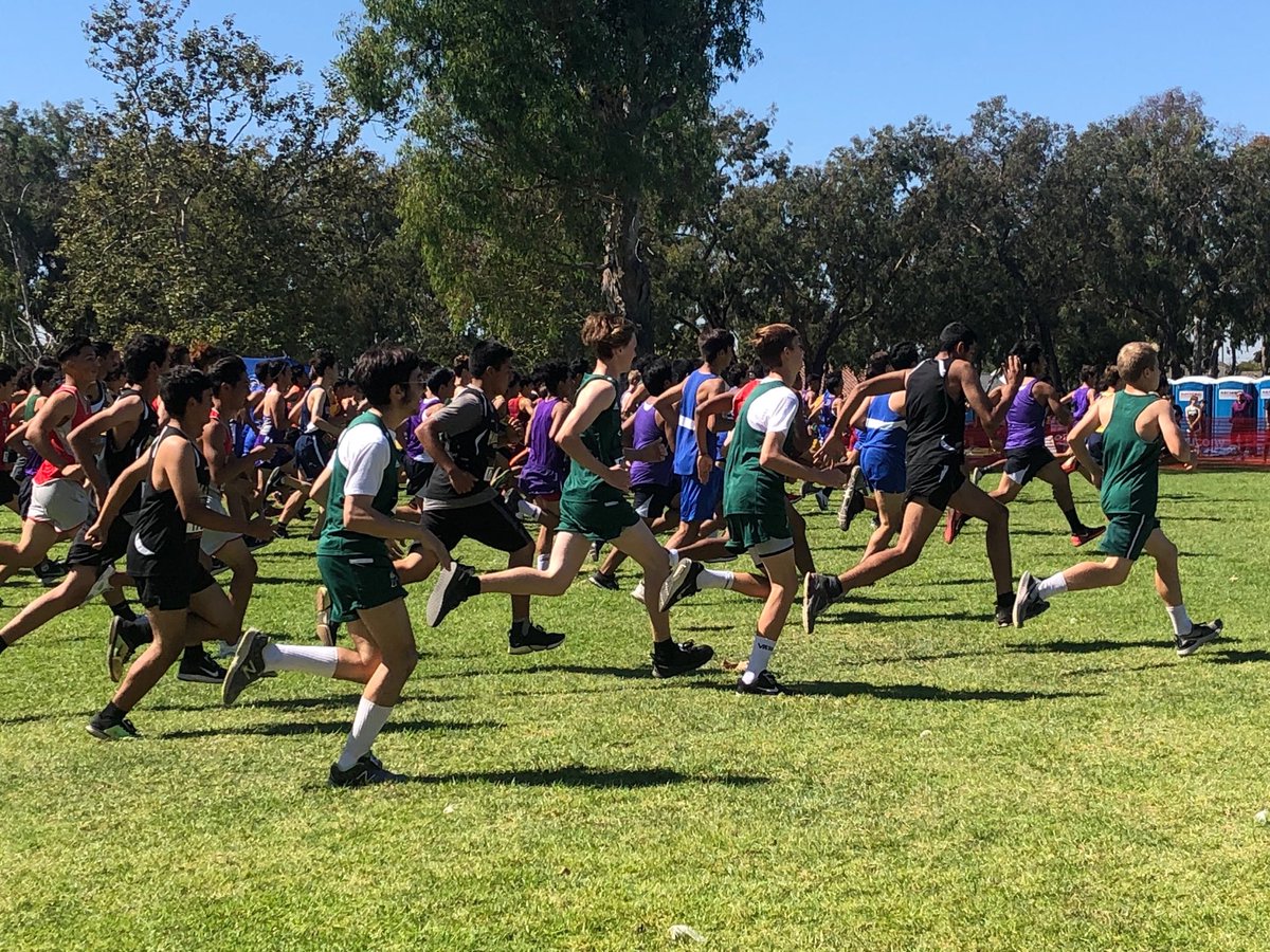 SMCHSMariners's tweet photo. Cross Country competing in the Central Park Invitational today. Good luck Mariners! ⚓️🏃🏽‍♀️🏃‍♂️ https://t.co/eexBPyNpnp