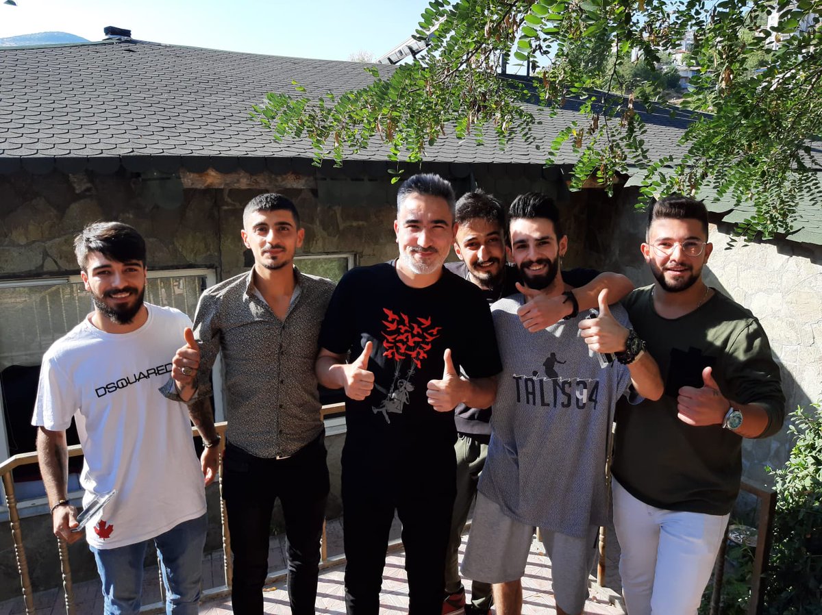 Tunceli bi çoğu insanın önyargıyla baktığı bi şehir, yıllar önce sokakta okulada heryerde şarkınlarını söylediğimiz adamın buraya gelmesine imkansıź gözüyle bakıyorduk ama o bu gözle bakmıyormuş meğer, hayâllerimizi gerçekleştirdiğin için teşekkürler...
 <a href="/Sagopakajmerrap/">Sagopa Kajmer</a>