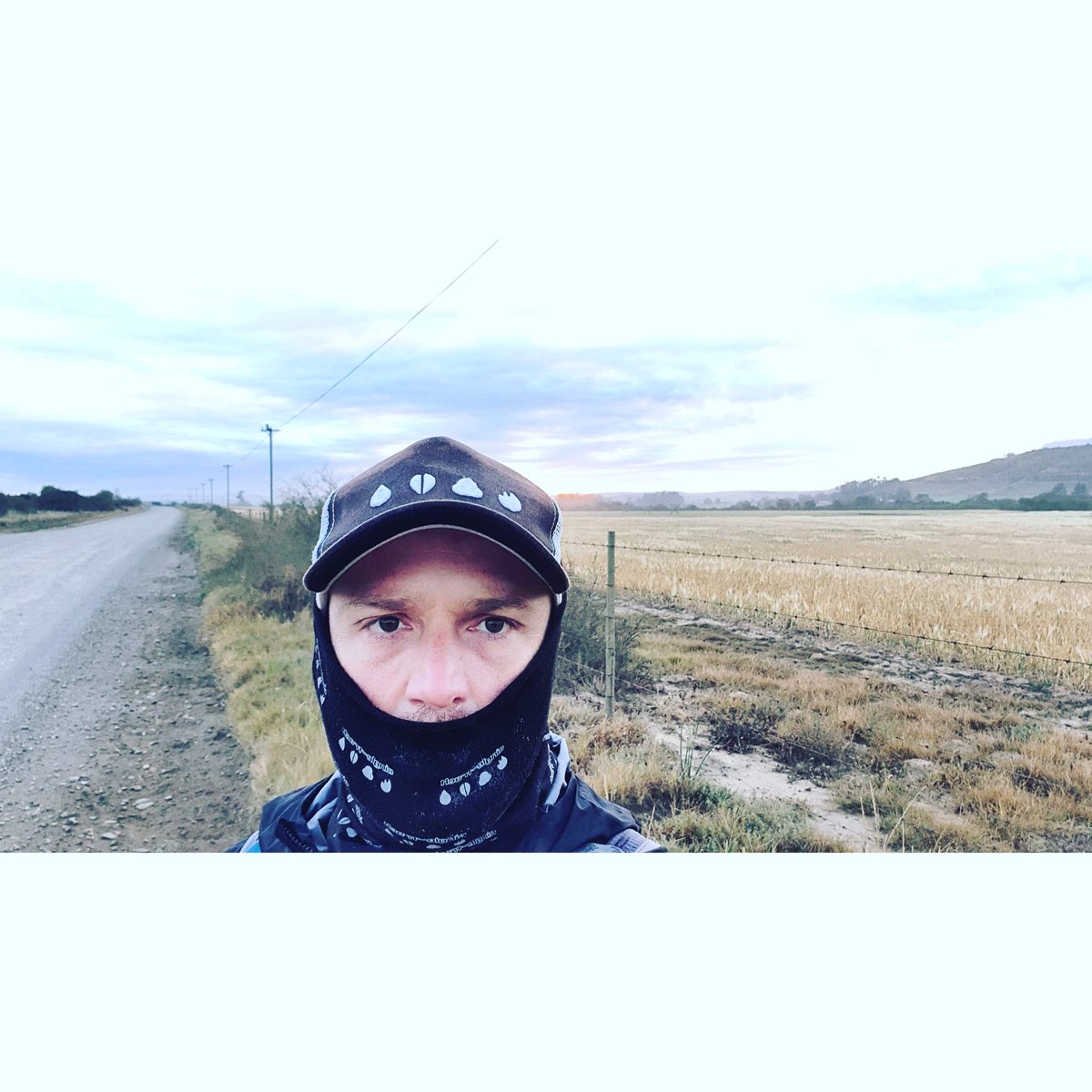 singletrack_sa's tweet photo. A cool morning start during our most recent completed challenge to raise funds and awareness for @africantails
.
#Getoutthere
.
"Seek a bond with nature, to inspire change"
.
#4elementcap #singletrackbandana #outdoorlife #Escape #Crosscape #WheresWillie2019 https://t.co/xKUBSjozkn