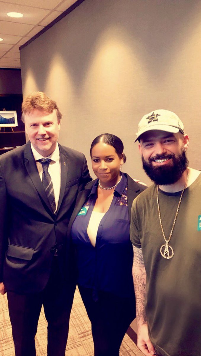 j2pricey's tweet photo. A few more pics from our #DistrictAdvocate Day with #Grammys Regional West Director @NeilDCrilly & #RapArtist , Entrepreneur & #NationalTrustee @RecordingAcad @paulwallbaby -Thanks to our amazing #CongresswomanLizzieFletcher Reppinโ #Htowns #7thDistrict!๐ผ๐ฏ๐๐ฝ๐#SupportCreatives https://t.co/wwcLKMVUCH
