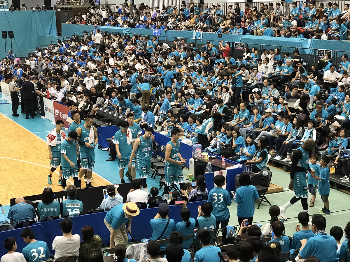京都コッテリ ズ A Twitter 試合終了 京都72 69滋賀 ローズ5f退場後 4 06に乱闘騒ぎ Kj ジュリアン ウォーカー一発退場 15点リードも日本人選手陣がtov連発で点差詰められ辛勝 ハンナリーズは猛省しなさい そして審判団には笛の細かさだけでなく試合の 京都コッテリ ズ A Twitter 試合終了 京都72 69滋賀 ローズ5f退場後 4 06に乱闘騒ぎ Kj ジュリアン ウォーカー一発退場 15点リードも日本人選手陣がtov連発で点差詰められ辛勝 ハンナリーズは猛省しなさい そして審判団には笛の細かさだけでなく試合の