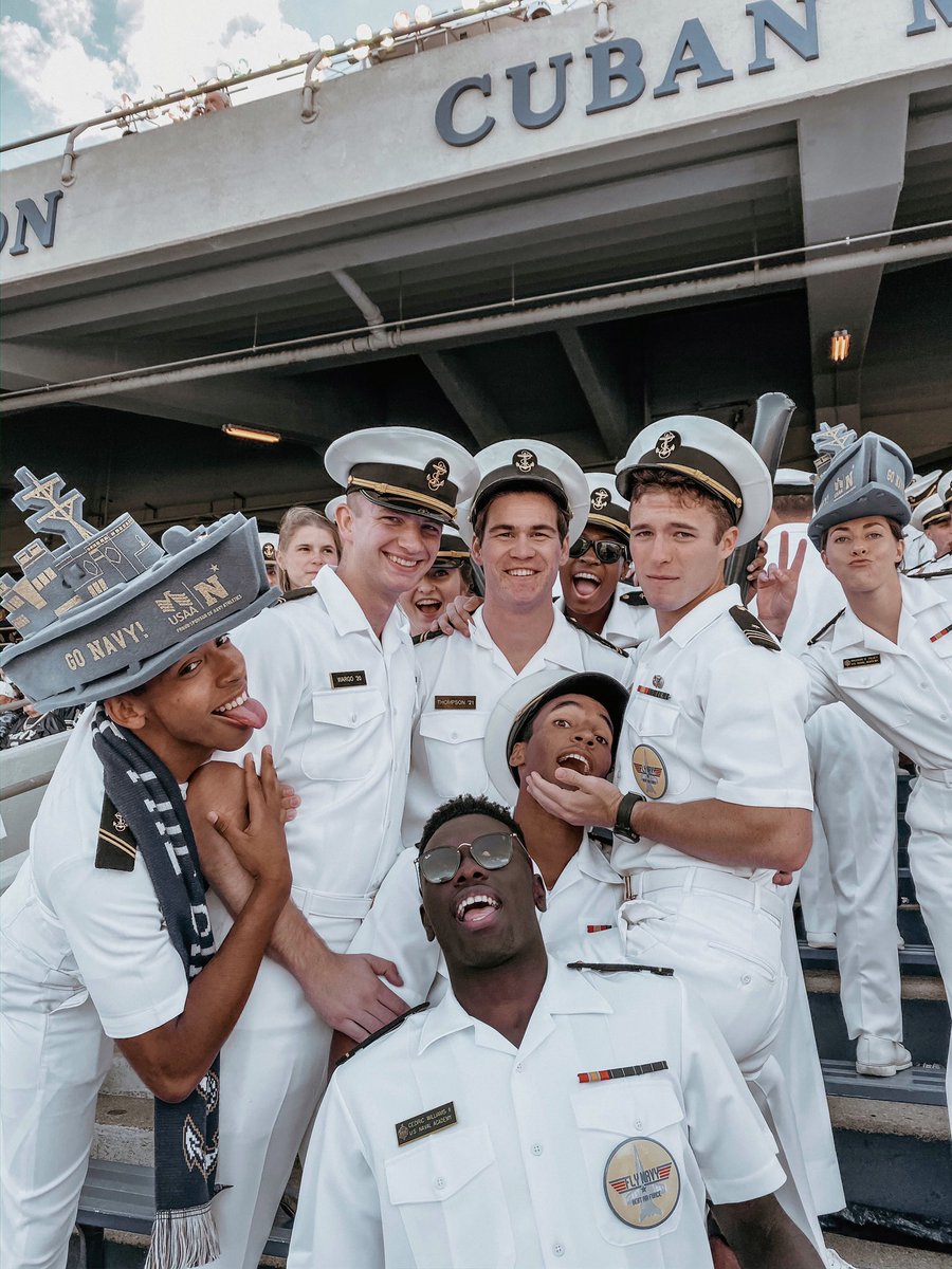 cedric_ii's tweet photo. FLY NAVY BEAT AIR FORCE https://t.co/sx8RTShQVa