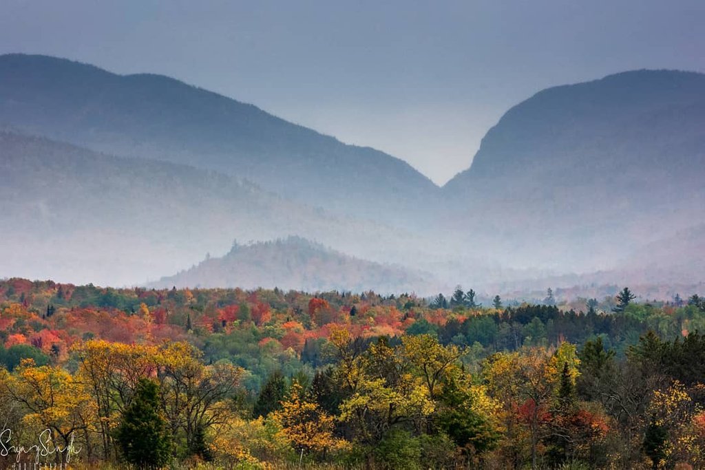 This autumn is one for misty mountains.
Photo Credit: sujayphy via Instagram
#fallfoliage // #foliage // #adirondacks