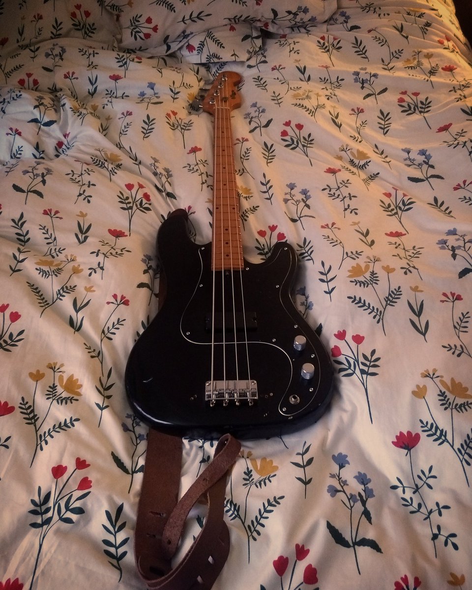 super_brick's tweet photo. Got this beautiful baby the other day. A 1970s Memphis brand P-Bass. Thank you consignment music! #superbrick #bassguitar #memphis #memphisbrand https://t.co/o7x1CeAz8A