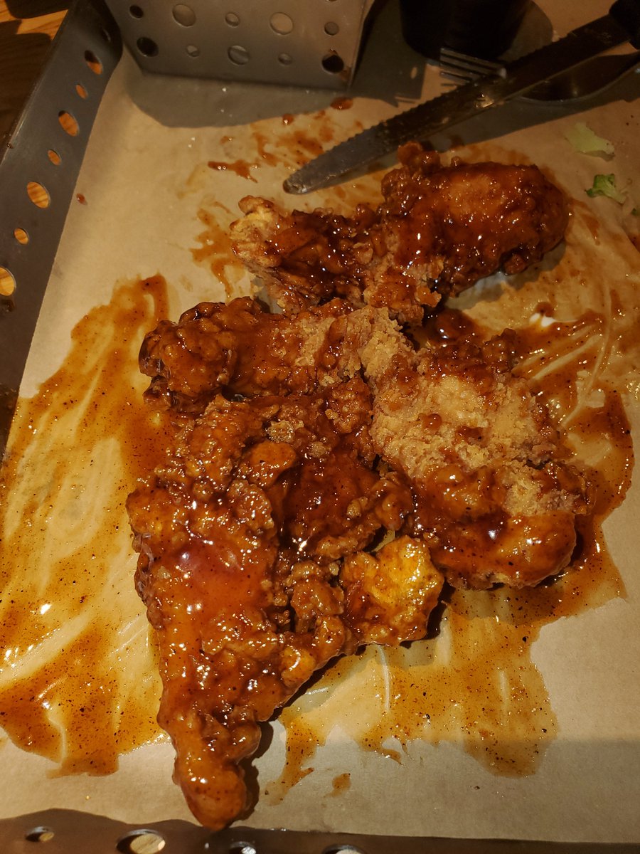 KuriThunderous's tweet photo. @Chilis Please bottle and mass produce the honey chipotle sauce. You'd be doing the world a favor. https://t.co/yDjfD1nwVT