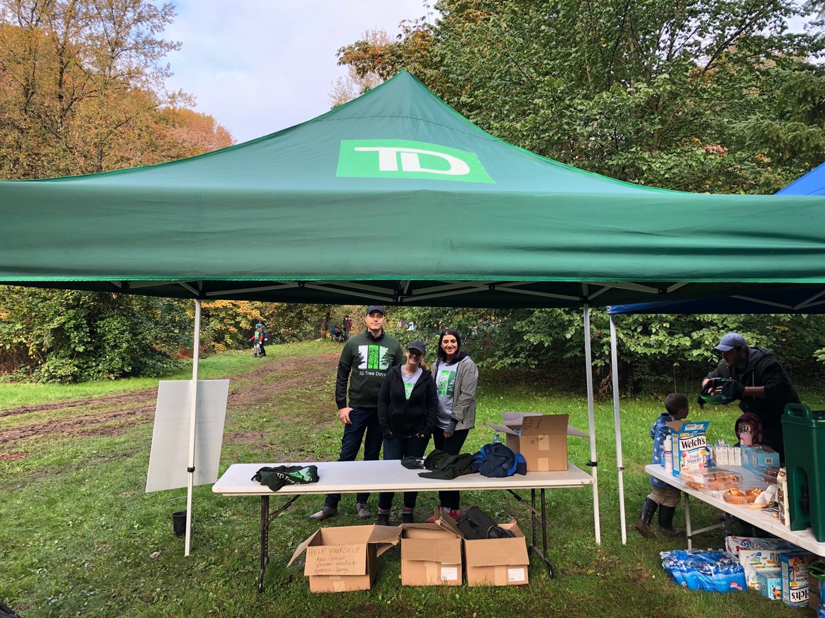 TKeckalo's tweet photo. Had a great time today planting trees at Glenbrook Ravine in New Westminster with over 100 volunteers.  Huge thanks to everyone for coming out today #tdtreedays #thereadycommitment ⁦@GurjivChahil_TD⁩ https://t.co/4tBUAGy420