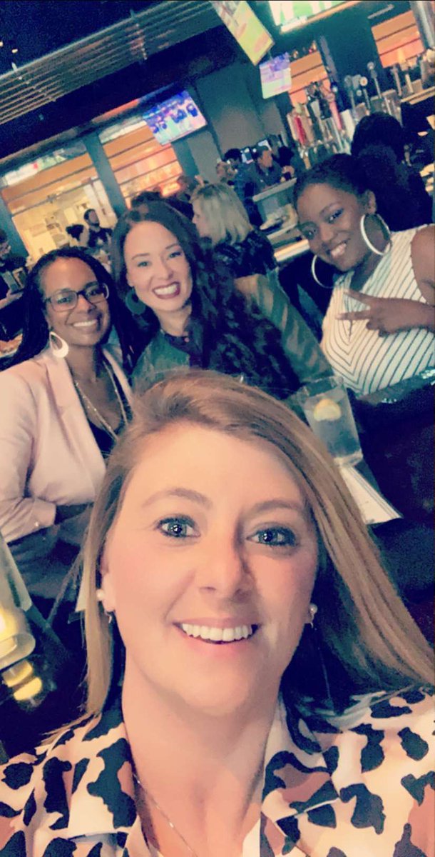bobbijomarie78's tweet photo. Praise GOD for amazing friends, a great word & fellowship. And who doesn't love animal ๐ฆ print. #grownwoman #fashion #strongwoman #lovethisvibe #iamsoil #confidence #womanofGOD https://t.co/9RdtlSc9fX
