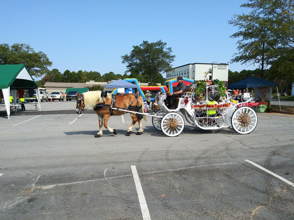 jwcmv's tweet photo. This was the best Octoberfest ever. We had people from Tenn., Texas, Ohio...all over. Make plans to come to Fairfield Bay, AR next year! Our ladies at the Conference Center know how to throw a party! #VisitArkansas #ARtourism #visitfairfieldbay #fairfieldbayconferencecenter https://t.co/uKX3iaYJJG