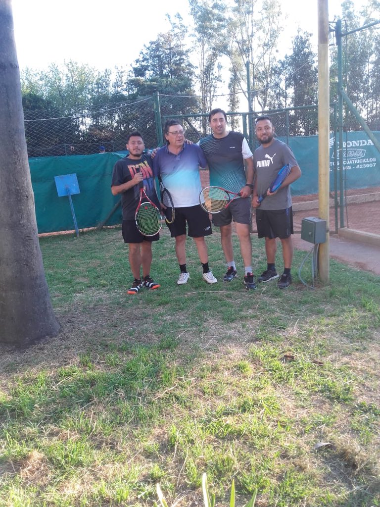 AlejandroRe20's tweet photo. El cuarteto llegó a semifinal!!! Qué problema si mañana nos cruzamos en la final!!!... https://t.co/tCUzErRQoB