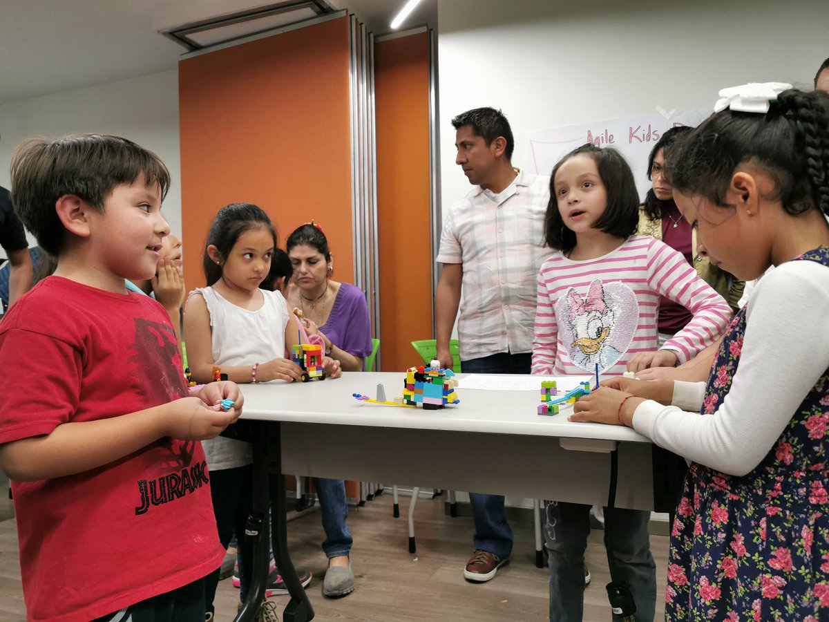 AgileKidsDay's tweet photo. #AgileKidsDay #Imaginación 🚁🚛⛵ https://t.co/R6aaOmVmD8