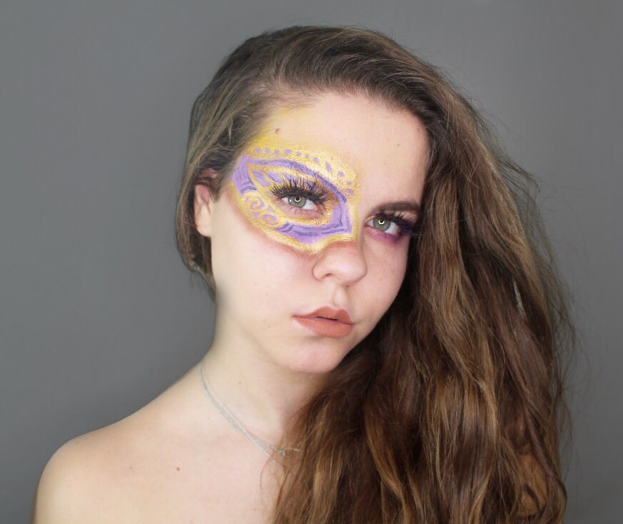 realmiabee's tweet photo. @ColourPopCo Masquerade Megara look💜💜 https://t.co/Ed1YXSPACq