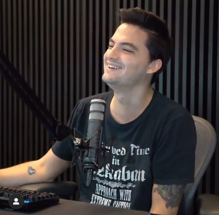 FcFelipenetoC's tweet photo. Sorriso mais encantador .Sorriso do melhor Youtuber .Fofo divertido polemico e ao mesmo tempo incrivel .Te adoro Lipe @felipeneto https://t.co/44X129u5hb