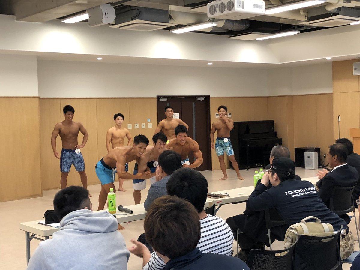 tohokubbc306's tweet photo. フィジーク部門       ポーズ・ダウン. https://t.co/WwJSN94DgB