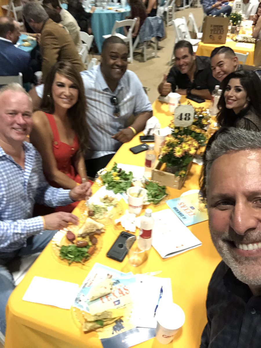 TomCury's tweet image. Team KENS 5 at the 2019 Cattle Barons Gala
