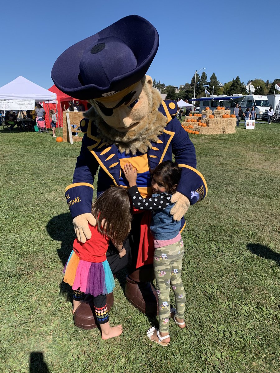 GoKeelhaulers's tweet photo. Golden Beard is for the children πβ€οΈ Thanks for all the love at #Vallejo #WaterfrontWeekend!!! #Keelhaulers https://t.co/Q1dEqlyDuW
