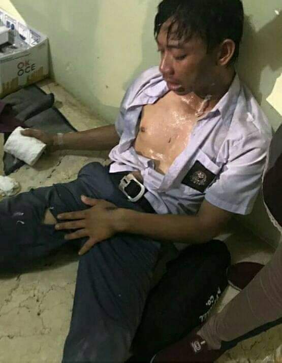 pancaalhadid's tweet photo. When exposing a crime is treated as commiting a crime, you are being ruled by criminals.

Jika mengungkap kejahatan diperlakukan layaknya penjahat, berarti anda sedang berada di negeri yang sedang dikuasai penjahat.

(Edward Snowden) https://t.co/12AvbsxH5a