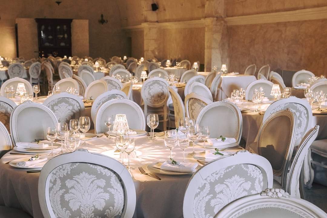 CastelloDucaleC's tweet photo. "L’eleganza è la sola bellezza che non sfiorisce mai."
Audrey Hepburn
@CastelloDucaleC - Luxury Events Sicily
#luxury #location #wedding #Agrigento #slowfoodsicilia https://t.co/MRJWztr5Rk