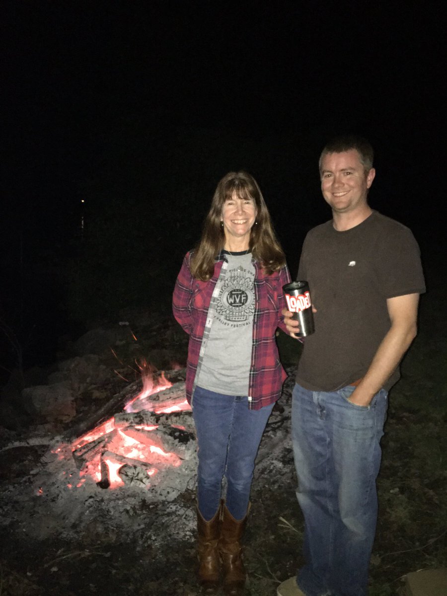 jdbenning's tweet photo. #Bonfire https://t.co/6YM3pEUED8