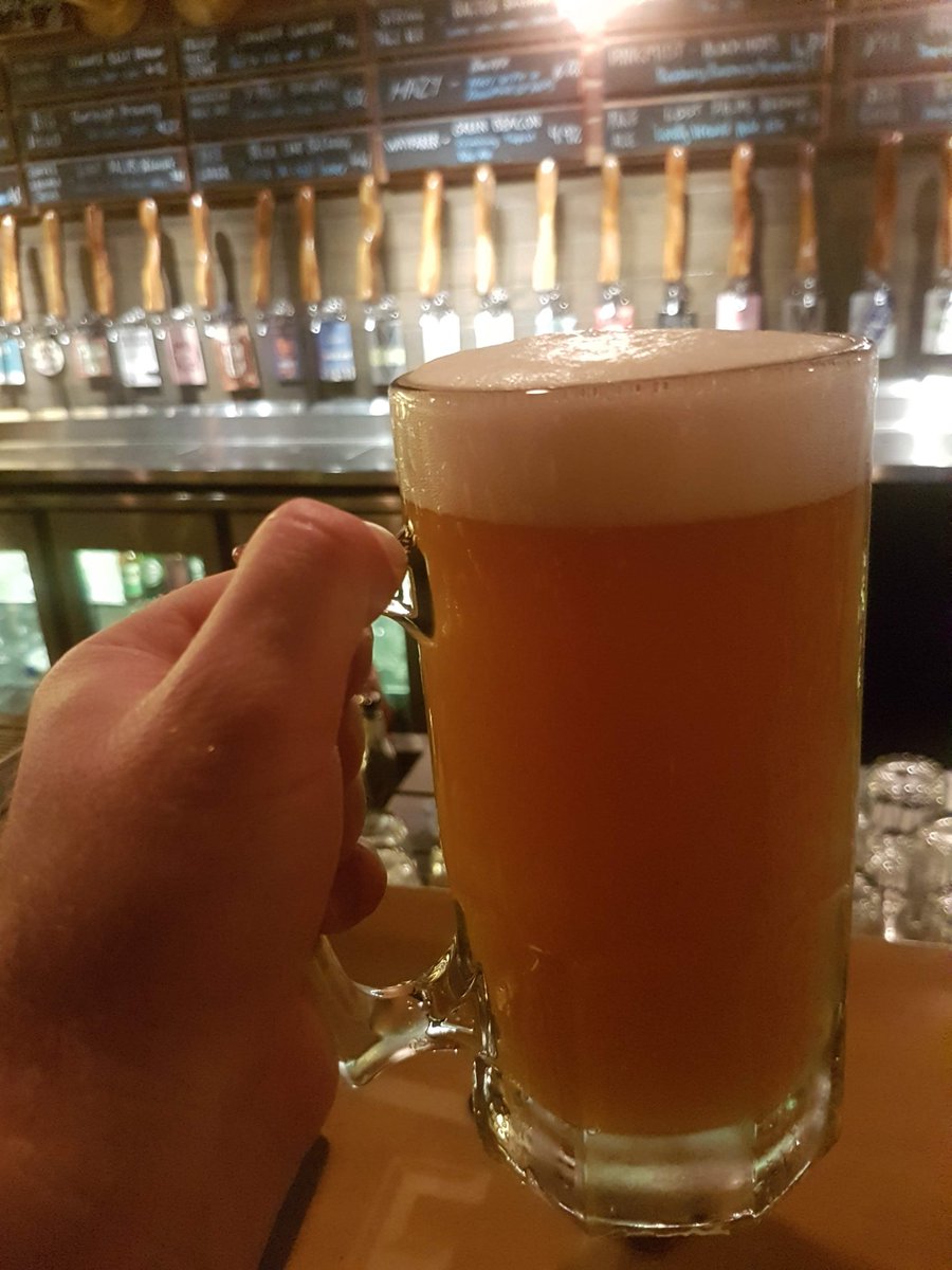  #PubCrawl: The House of Brews in Surfers Paradise is craft beer heaven.Located right in the midst of party central in Orchid Avenue, it's got a massive wall of beer taps.The staff know their brews too, somehow convincing me to buy a $35  #beer (oh well, it was holiday).