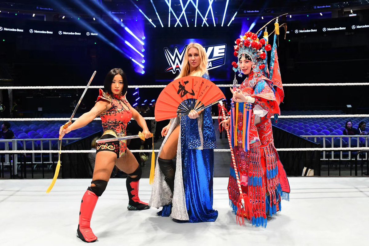 TheLeiYingLee's tweet photo. WWE live in China 🇨🇳 ⚔️🔥🌶🤗@MsCharlotteWWE #WWESmackDown #wweshanghai #wwechina #chineseculture #wushu #martialarts https://t.co/Q4H0yLgSdG