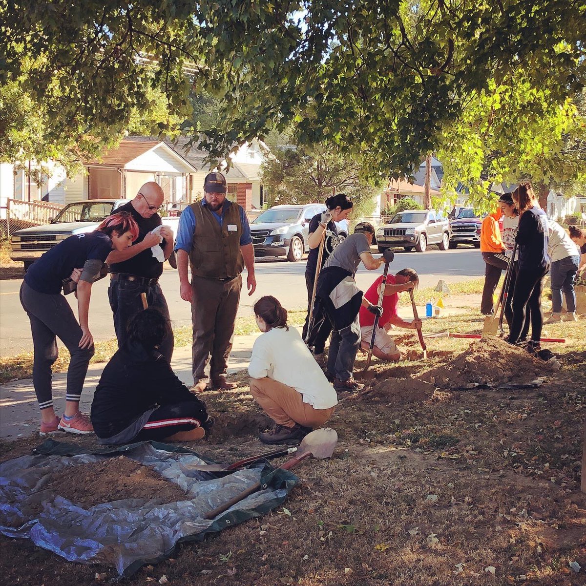 PatrickPiuma's tweet image. Green Heart Louisville tree planting starts today! Working to improve health with nature. @LouisvilleGrows @GreenHeartLou @HyphaeDesign @nature_org