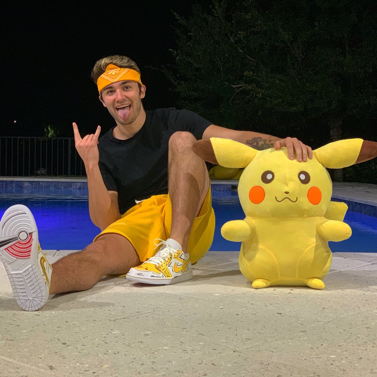 Nicks's tweet photo. Ladies and Gentleman... I present to you the Custom Pikachu Jordan 1’s ⚡️ https://t.co/R0vdsrffrg