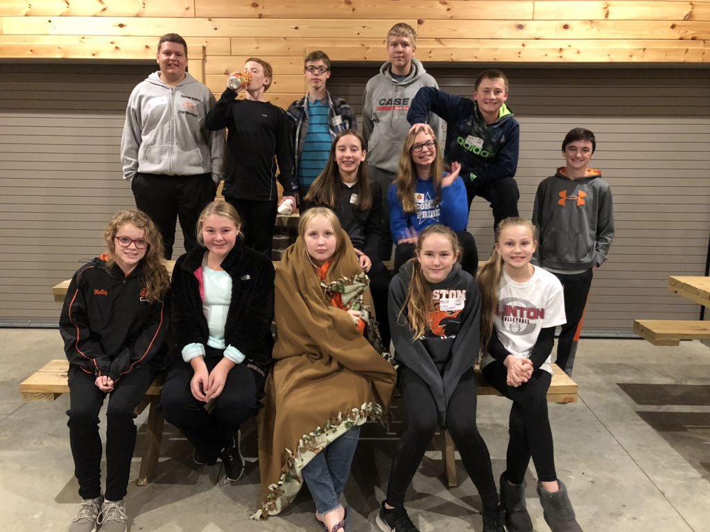 JacksonCty4H's tweet photo. Had a blast at the intermediate event! Minute to win it games, @breakoutEDU challenge, movie, and friendship! @iowa4h https://t.co/TUNS2e1Zw5