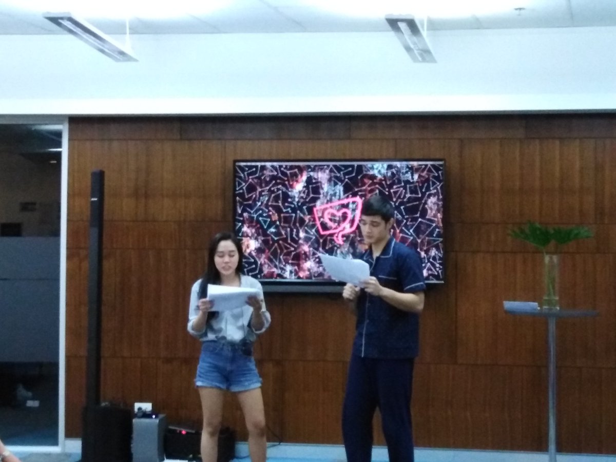 Soleika14's tweet photo. I wish #FeelsFest is everyday or every other week. Iyong pisngi ko sa kilig at kakatawa with the live reading. Grabe! Thank you @romanceclassbooks @minavesguerra! β€οΈπ€©#FeelsFest2019 https://t.co/l5seEQq54g
