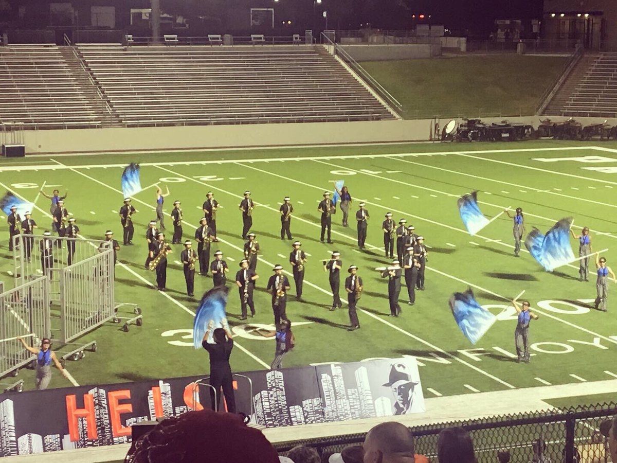 AmianneB's tweet photo. We are watching our favorite Clarinet Player do her thing at the Midlothian Marching Showcase! @NorthForneyBand is missing their Homecoming dance tonight, but that’s the kind of dedication these kids have! Here’s a busy band season—Happy Bandtober! 🎶💙 #BandFam #POFN https://t.co/V2rLKYjrgY