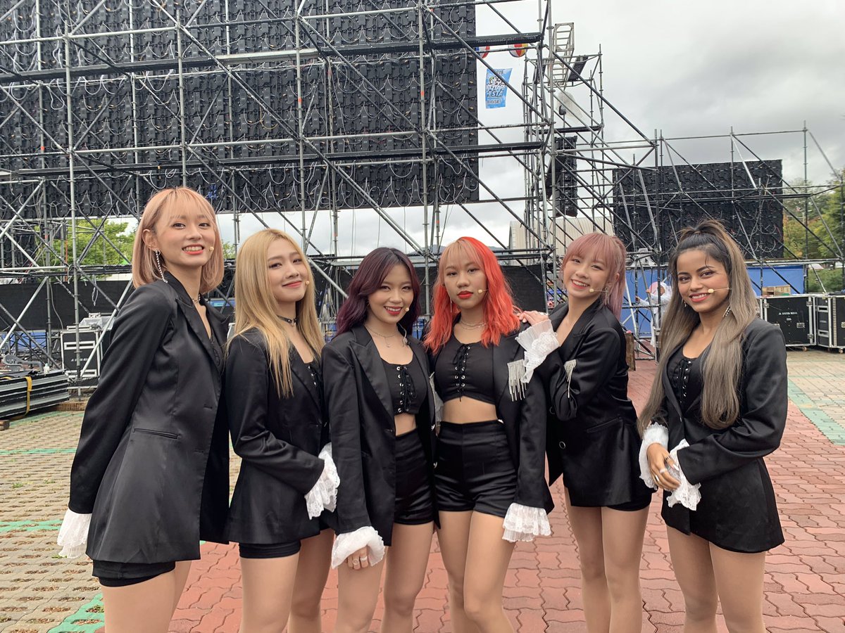 imqueenluc's tweet photo. Yesterday, Zgirls performed in front of a lots Korea Army 😄😄😄 At first we really nervous but then we enjoy a lot cuz they are so kindly 🥺🥺😘😘😘 https://t.co/omXf4r6kRu