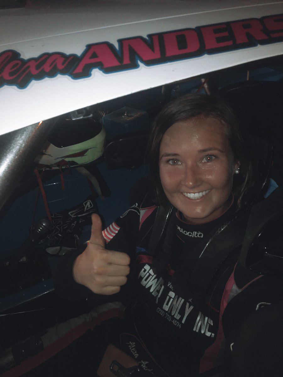 Alexaaaaa21's tweet photo. Twin 50s at Showtime speedway... 
P6 in race number 1
P7 in race number 2 https://t.co/UgMXOc3ndH